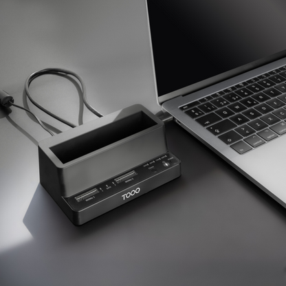 TooQ Docking Station USB-C 3.2 Gen 2 Dos Bahias para SSD M.2 NVMe + Bahia para 2,5''- 3,5'' para HDD + Clonador, Negro