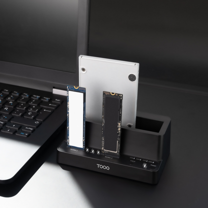 TooQ Docking Station USB-C 3.2 Gen 2 Dos Bahias para SSD M.2 NVMe + Bahia para 2,5''- 3,5'' para HDD + Clonador, Negro