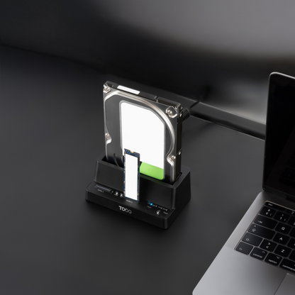 TooQ Docking Station USB-C 3.2 Gen 2 Dos Bahias para SSD M.2 NVMe + Bahia para 2,5''- 3,5'' para HDD + Clonador, Negro