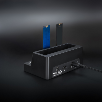 TooQ Docking Station USB-C 3.2 Gen 2 Dos Bahias para SSD M.2 NVMe + Bahia para 2,5''- 3,5'' para HDD + Clonador, Negro