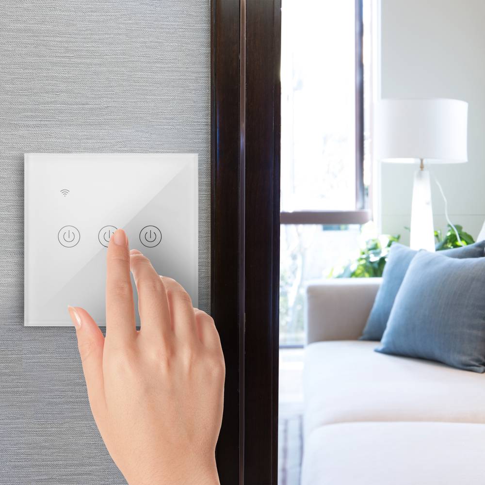 Interruptor inteligente táctil triple en color blanco compatible con Google Home, Alexa y IFTTT
