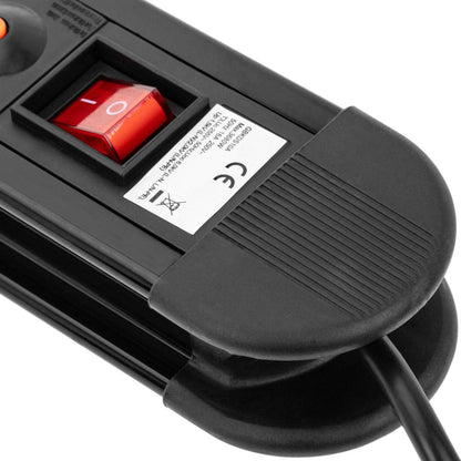 Regleta de enchufes 6 schuko con interruptor y protección sobretensiones (1.5m cable)