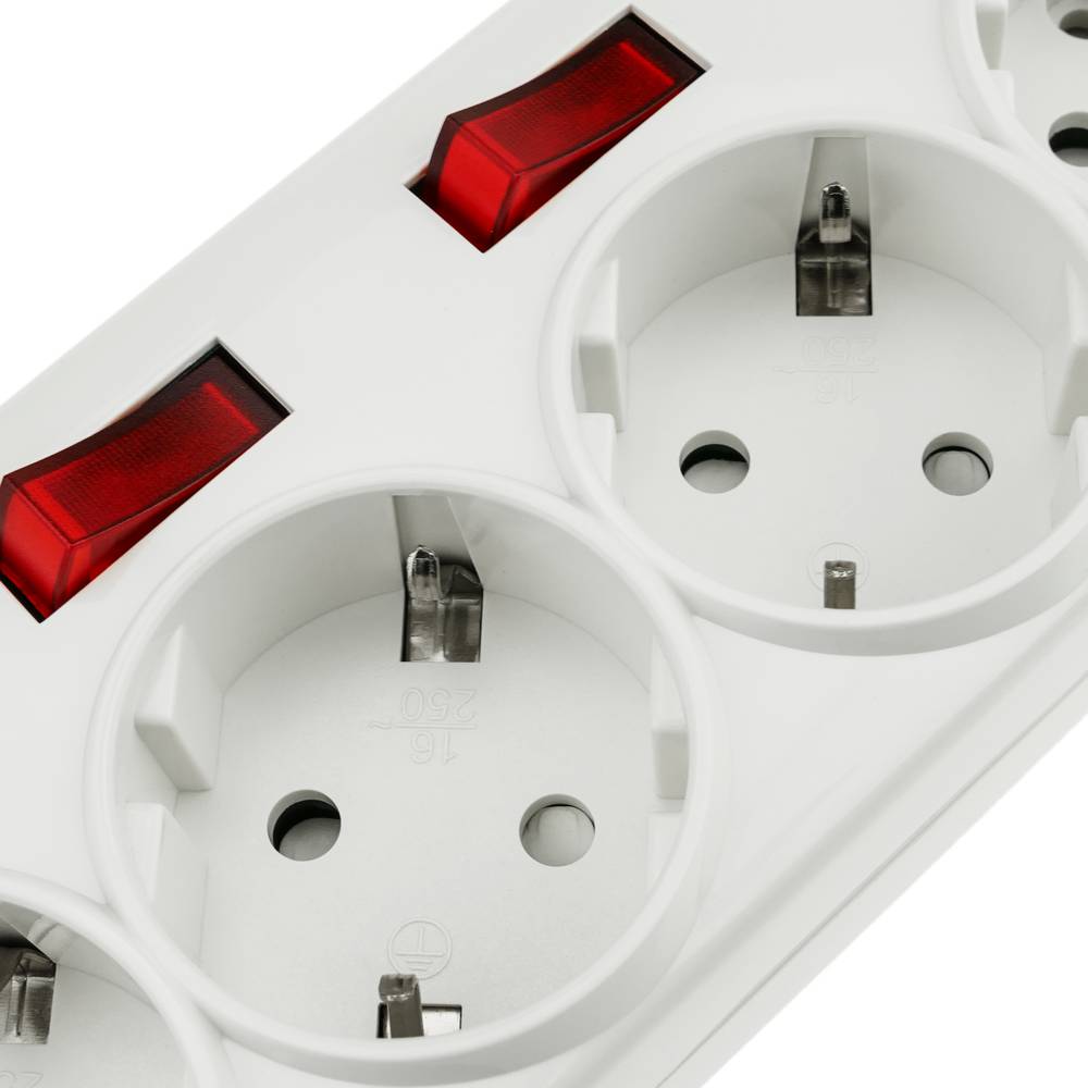 Regleta de 4 enchufes schuko con interruptor individual sin cable