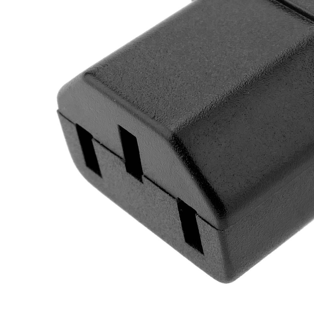 Clavija IEC-60320 C13. Enchufe hembra recto