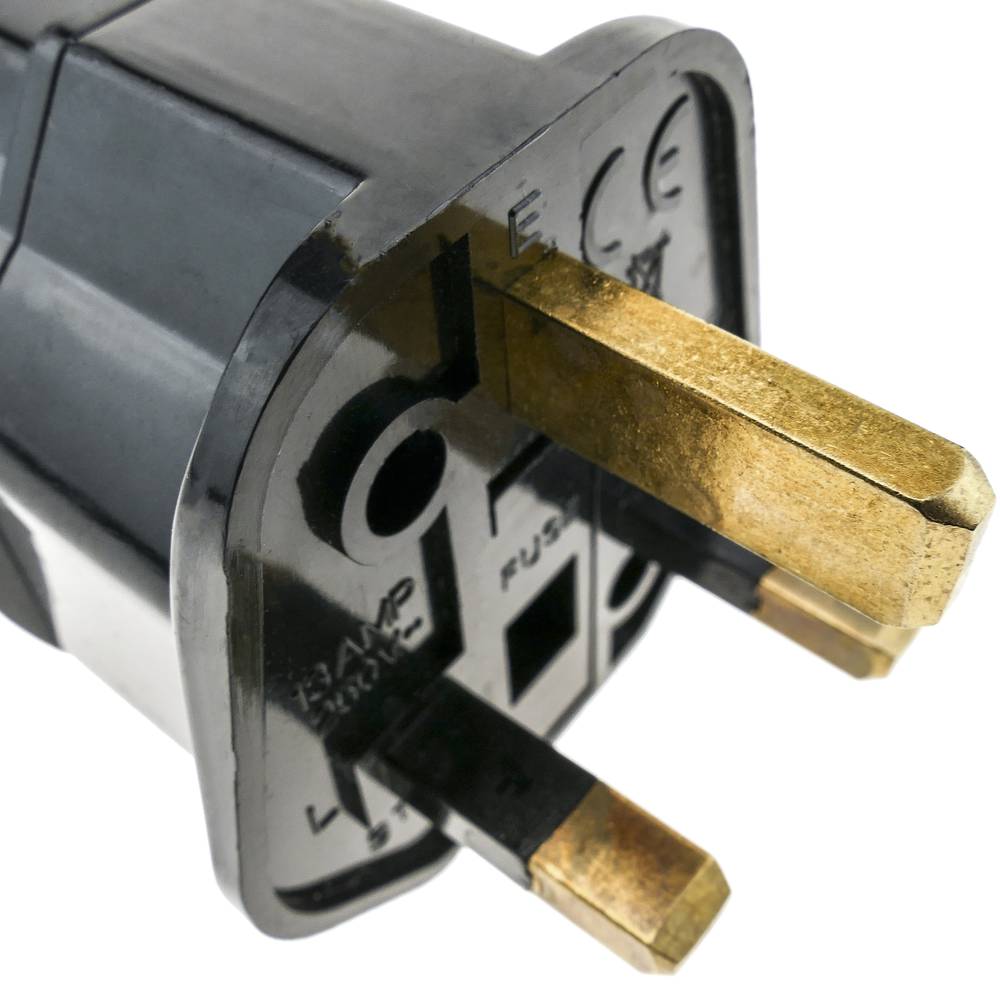 Adaptador enchufe Europa a Reino Unido tipo clavija schuko hembra a clavija BS1363 macho negro