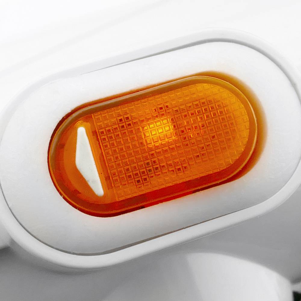 Multiplicador de clavija enchufe schuko triple de color blanco con interruptor