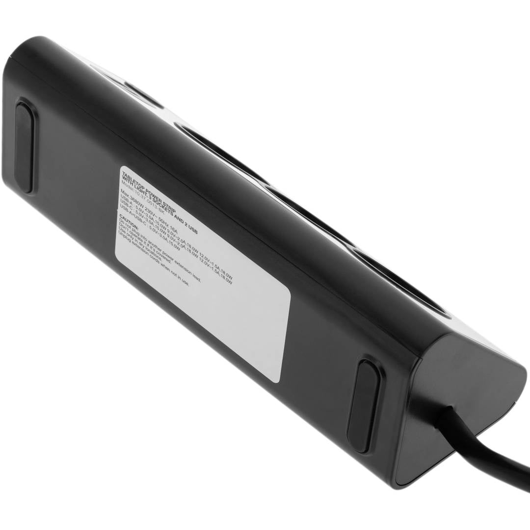Regleta sobremesa de 3 enchufes schuko con 1 puerto USB y 1 USB-C negro