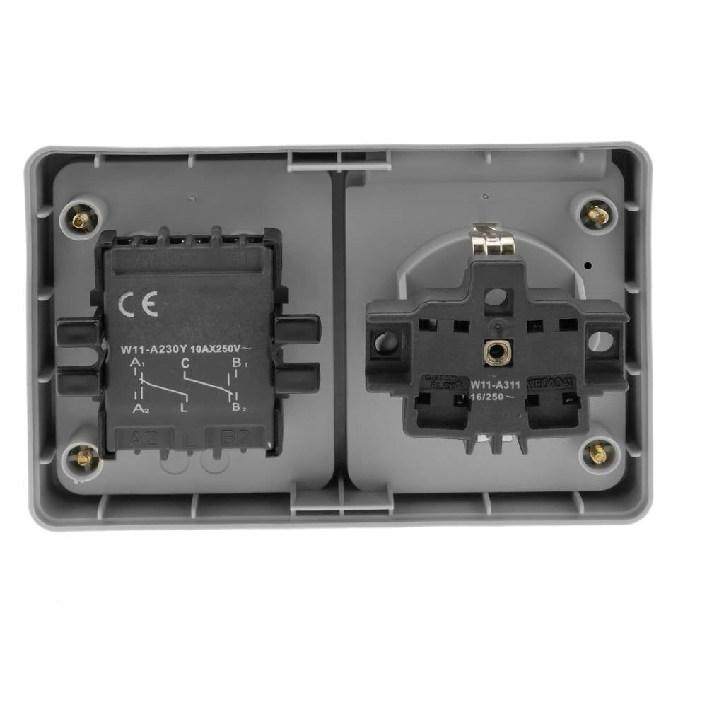 Base de superficie estanca IP54 16A 250V con 2 x interruptor conmutador y 1 x schuko