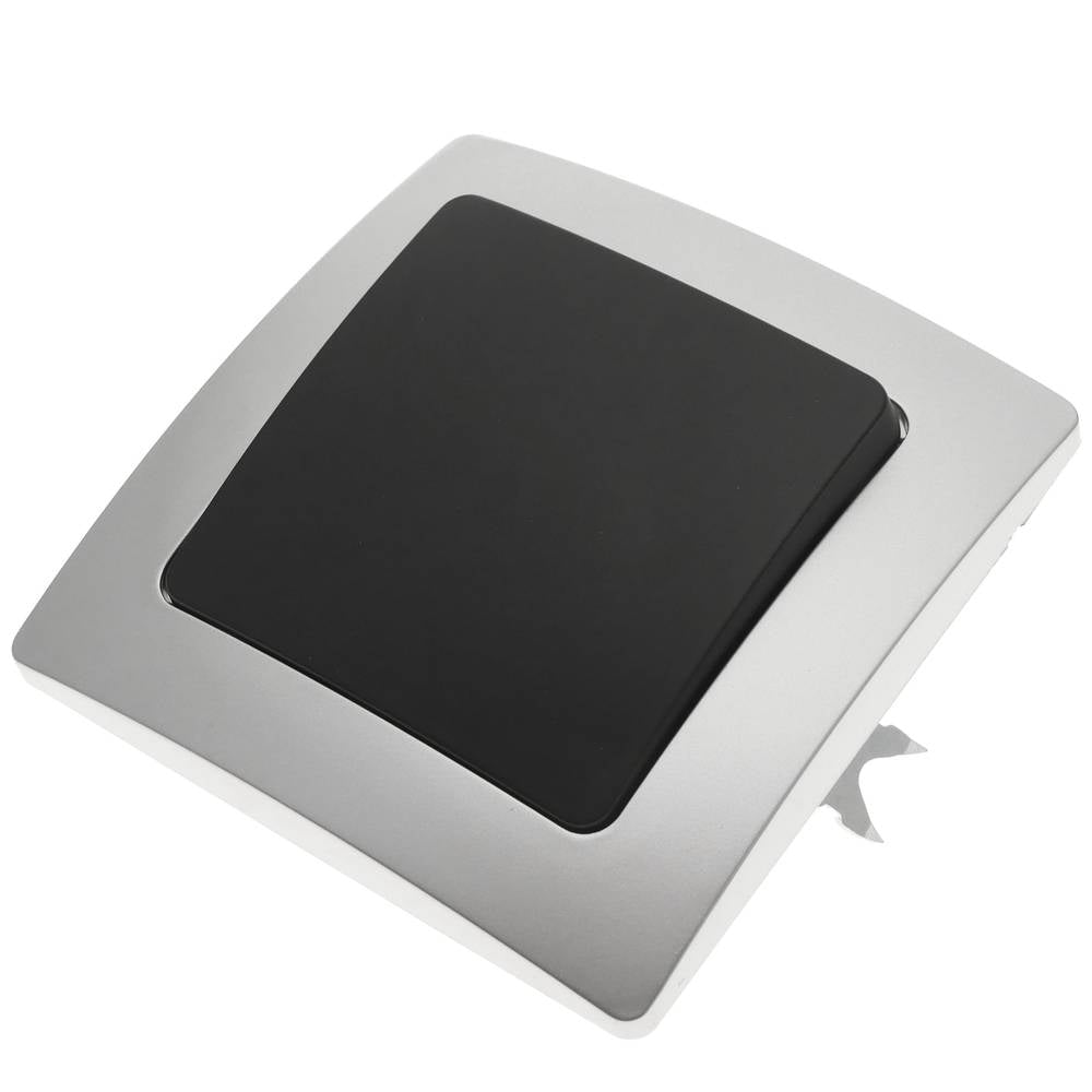 Pulsador empotrable con marco 80x80mm serie Lille de color plata y gris