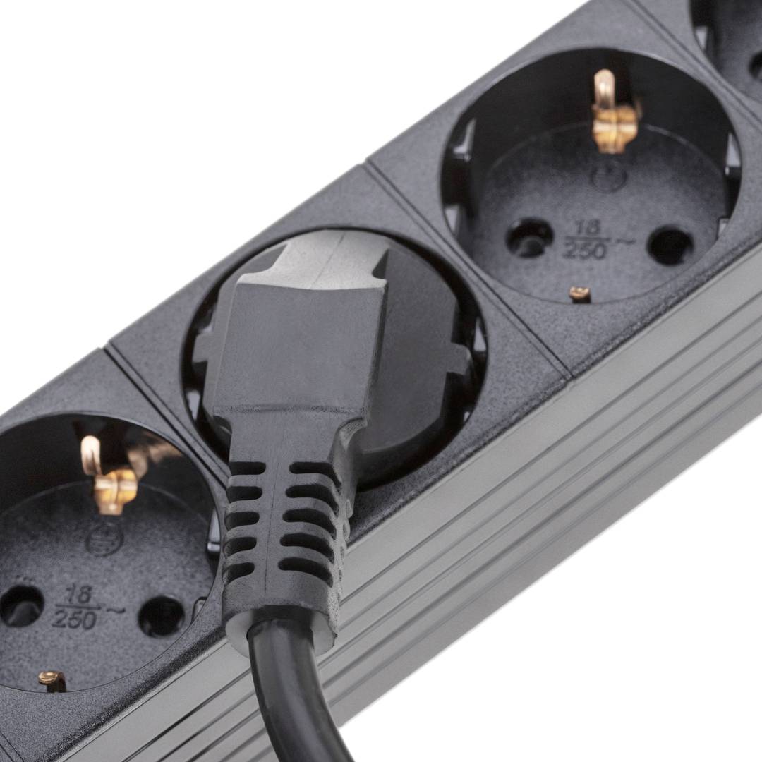 Regleta de enchufes PVC rack 19' de 8 schuko con interruptor y protección sobretensiones