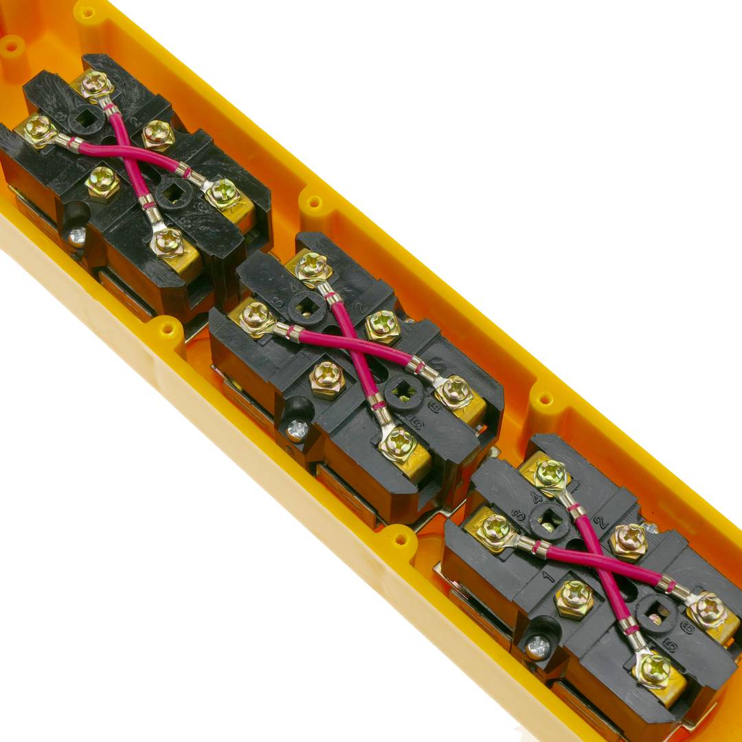 Caja de 2+2+2 pulsadores momentáneos de la serie COB 70x65x315mm