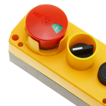 Caja de 5 pulsadores momentáneos y parada de emergencia i selector de la serie LAY5