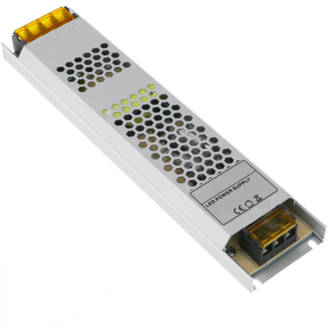 Fuente de alimentación industrial de superficie 12VDC 12.5A. Tamaño 53 x 235 x 21 mm