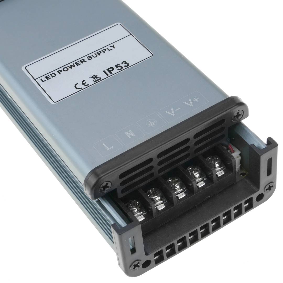Fuente de alimentación industrial de superficie 12VDC 8.3A. Tamaño 75 x 190 x 42 mm IP53