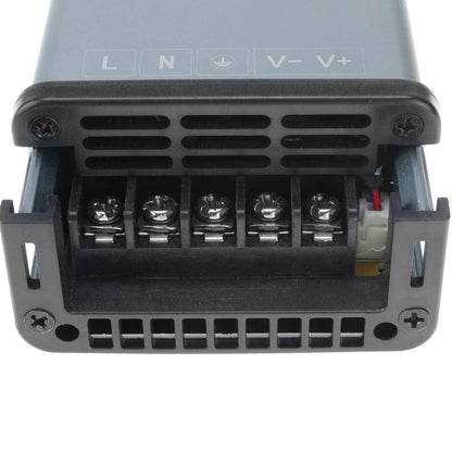 Fuente de alimentación industrial de superficie 12VDC 12.5A. Tamaño 75 x 190 x 42 mm IP53