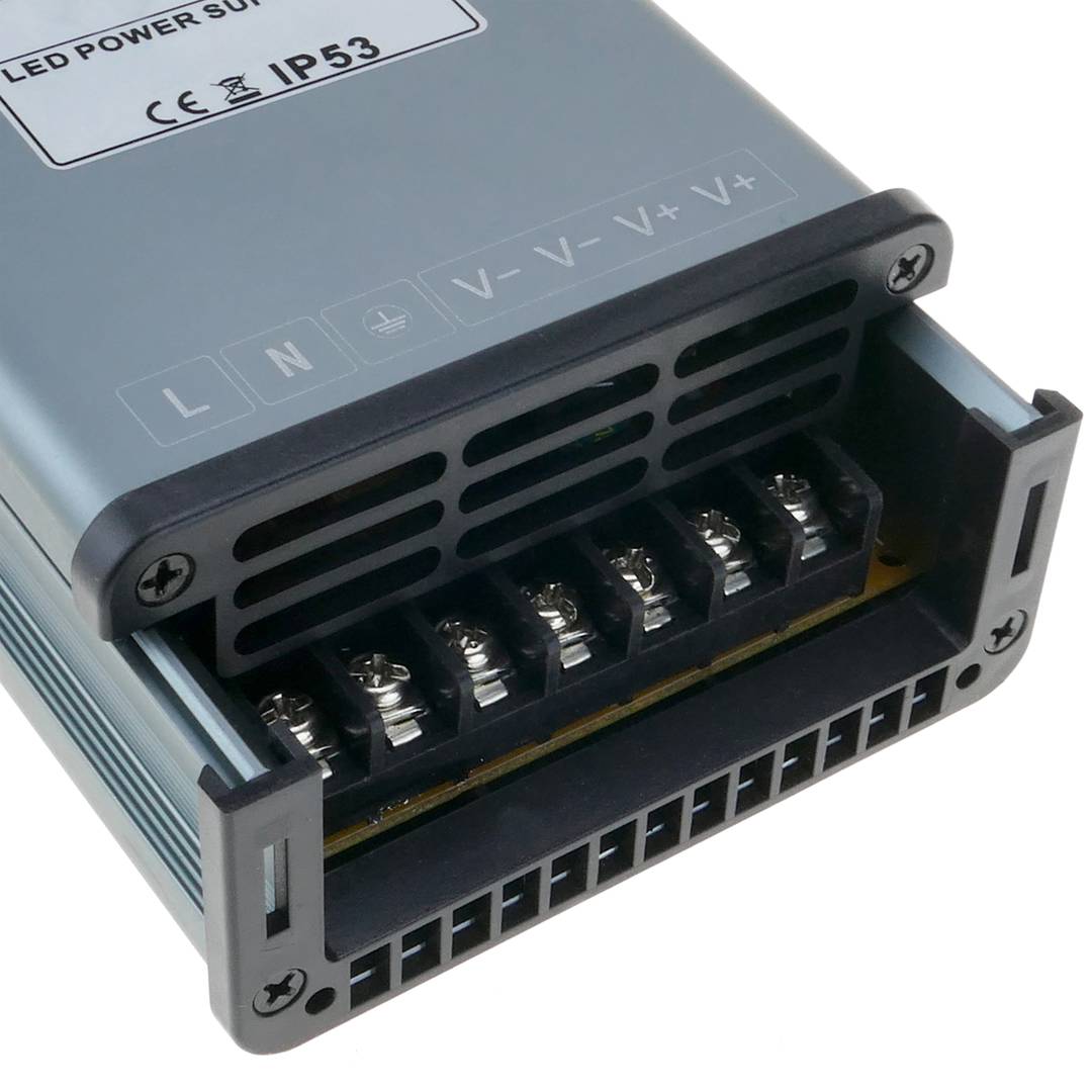 Fuente de alimentación industrial de superficie 12VDC 20.8A. Tamaño 95 x 173 x 50 mm IP53