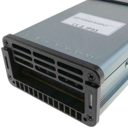 Fuente de alimentación industrial de superficie 12VDC 20.8A. Tamaño 95 x 173 x 50 mm IP53