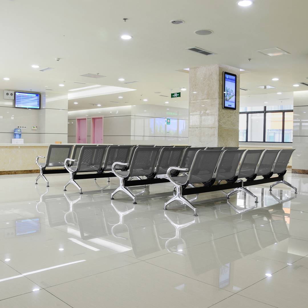 Bancada para sala de espera con sillas ergonómicas negras de 2 plazas